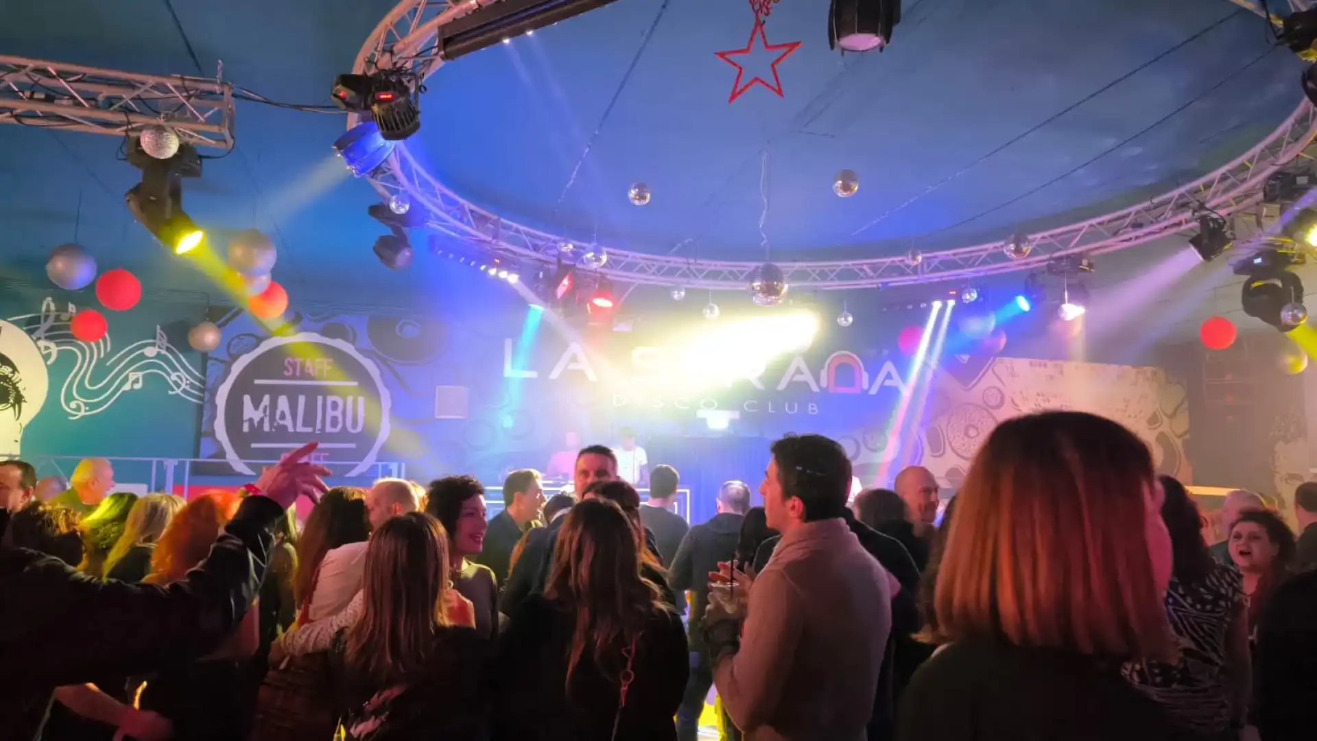 Capodanno 2024, vivilo alla Strada Disco Club di Isernia. Una notte da non perdere. Biglietti in prevendita.